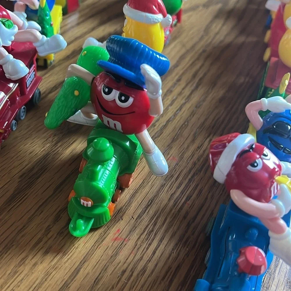 ❤️ Vintage 1990's LOT Of 17 M&M's Christmas TRAINS Toys Series 1 Complete Set